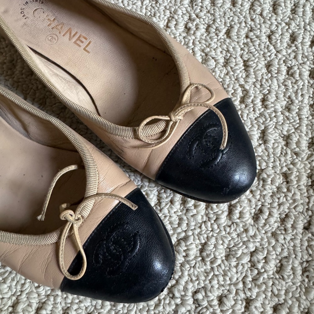 CHANEL - Vintage Beige & Black Ballet Flats